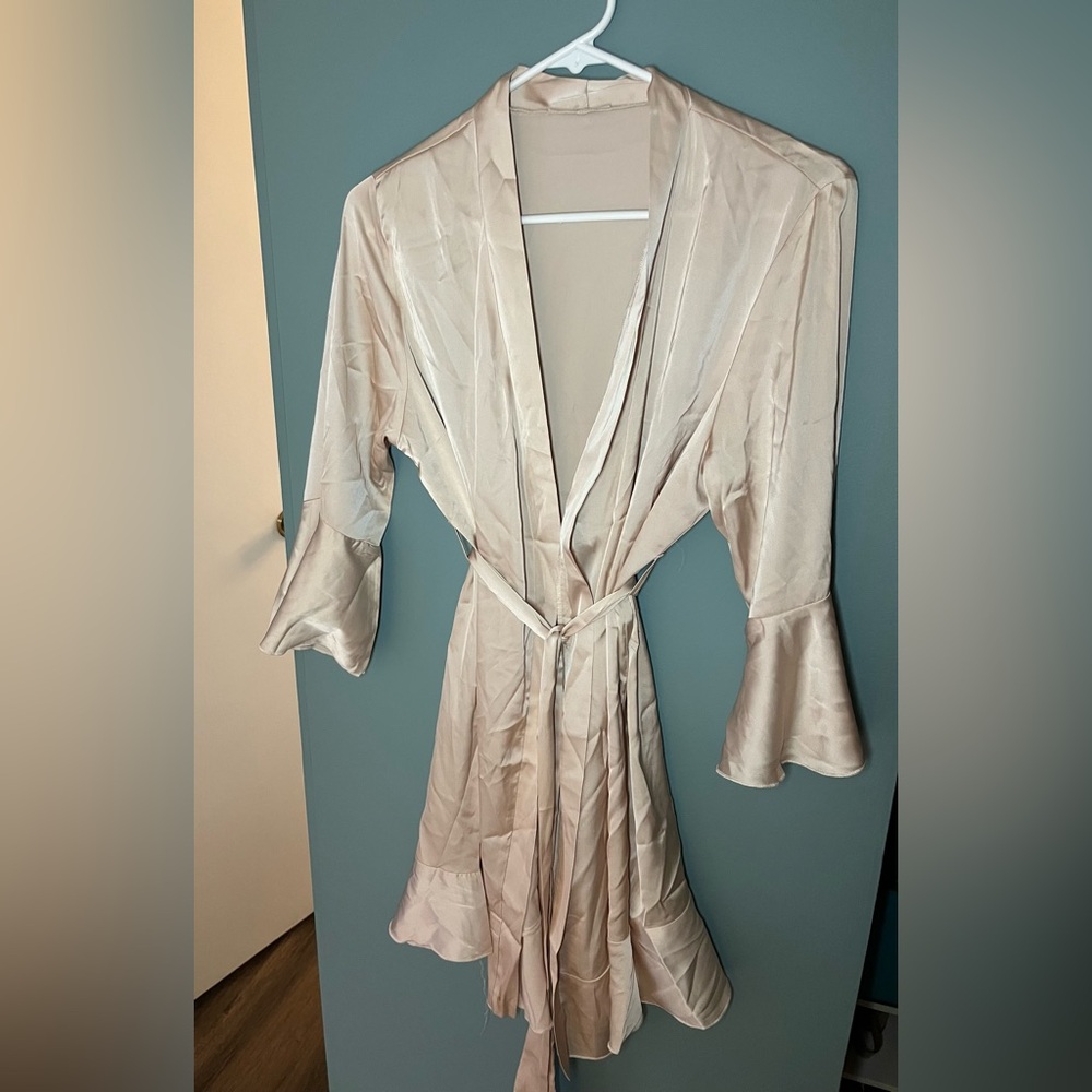 Baby Pink Silky Robe - Picture 2 of 4